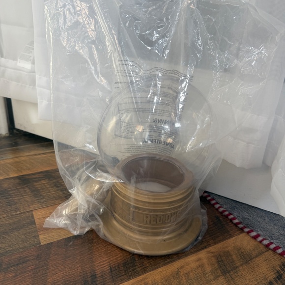 Red One Popcorn Bucket - Picture 5 of 5